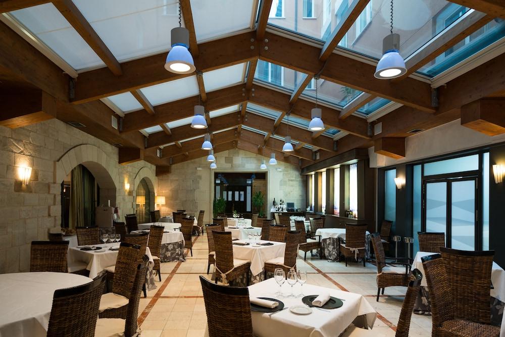 Palacio De Blasones 4* Burgo